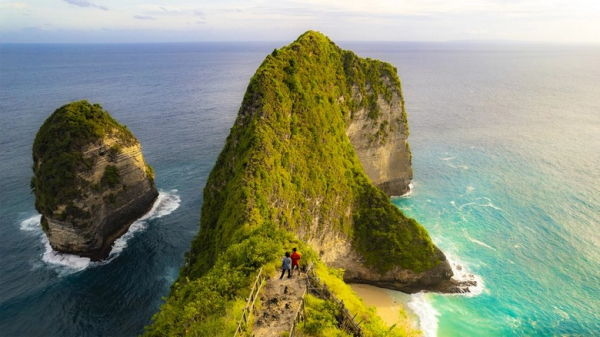 Kelingking Beach Nusa Penida: Đường Xuống Có Nguy Hiểm Không?