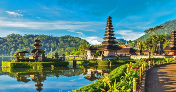 Các Đền Đẹp Nhất Bali: Tanah Lot, Uluwatu, Ulun Danu, Tirta Empul Và Besakih Có Gì Đặc Biệt