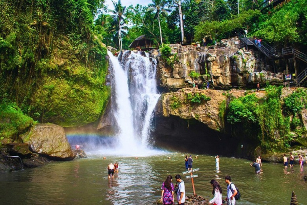 Tắm Thác Nước Ở Bali Nước Có Lạnh Và Trơn Không? Các Thác Đẹp, Độ An Toàn Và Lưu Ý