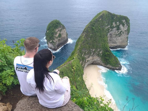 Nhóm Bạn Trẻ Đi Bali Nên Chọn Khu Nào vừa gần Biển Vừa Sôi Động?