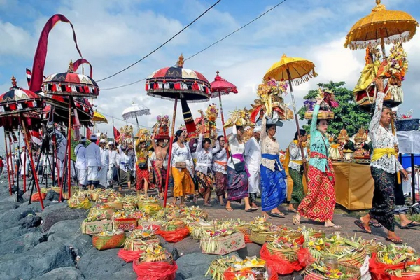 Các Lễ Hội Truyền Thống Ở Bali Trong Năm: Galungan, Kuningan, Lễ Hội Đền Và Thời Điểm Diễn Ra