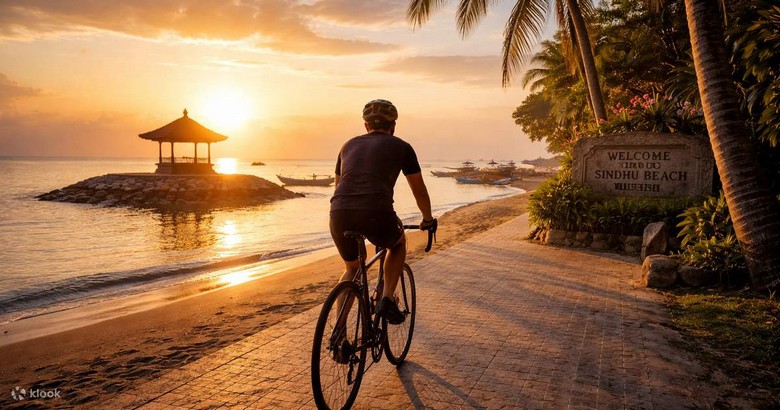 Con đường ven biển lát gạch ở Sanur dành cho người đi bộ và đạp xe