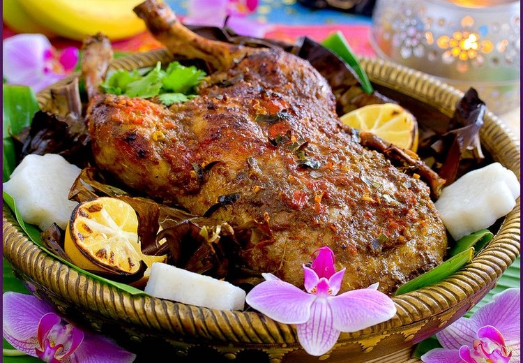 Bebek betutu – vịt ủ gia vị Bali gói lá chuối nướng chậm, món đặc sản cần dũng cảm để thử