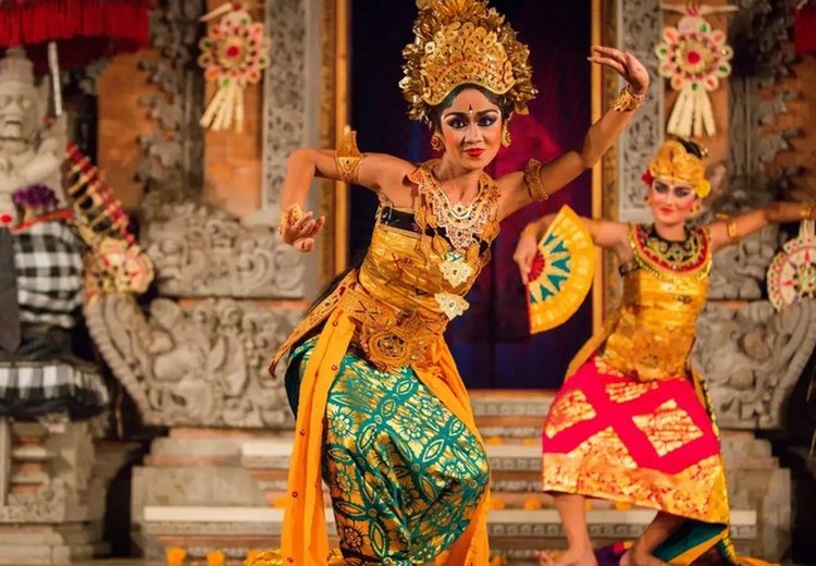 Suất múa Legong tại Cung điện Ubud buổi tối