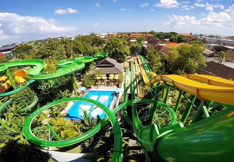 Toàn cảnh các đường trượt và hồ bơi tại Waterbom Bali ở Kuta