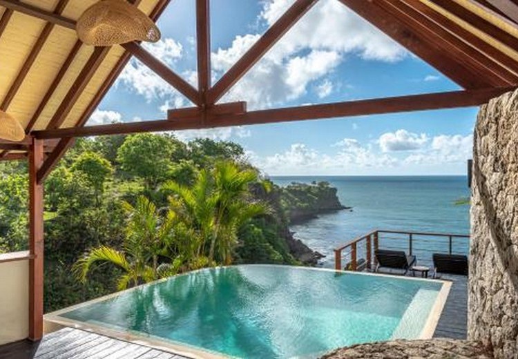 Villa hồ bơi tầm nhìn vách đá Uluwatu, Bali lúc hoàng hôn